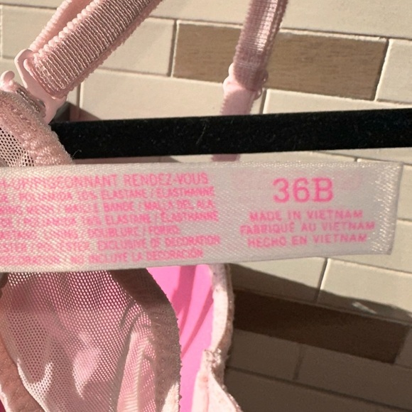 Pink Victorias Secret plunge bra in pink lace 36 B - Picture 3 of 6
